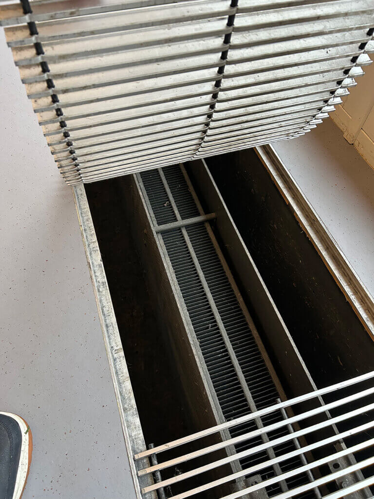 Eternitplader i konvektorgrave