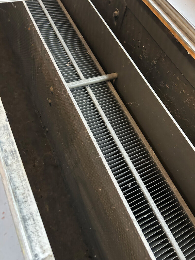 Eternitplader i konvektorgrave